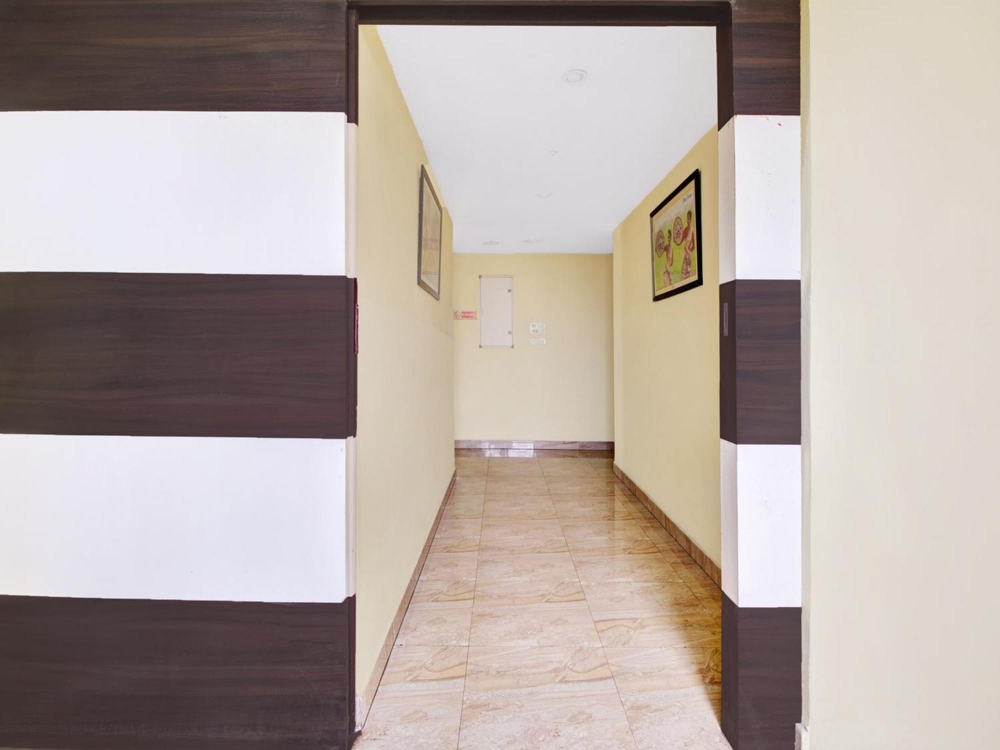 Super Hotel O Maligaon Adabari Guwahati Exterior foto
